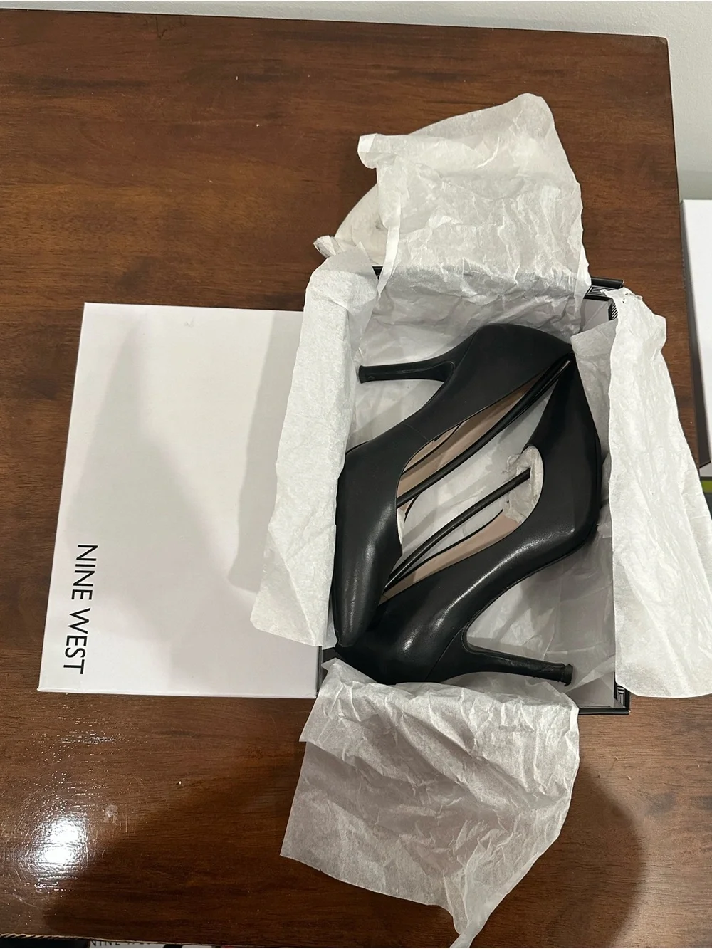 Nine West Black Pointed Toe Leather Pumps